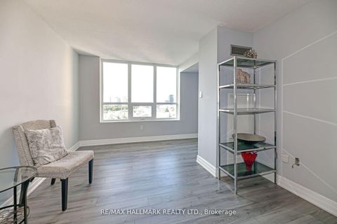 Photo 11 at 808 - 7601 Bathurst Street, Yorkhill, Vaughan