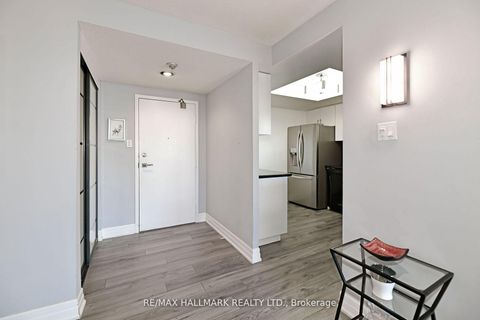 Photo 22 at 808 - 7601 Bathurst Street, Yorkhill, Vaughan