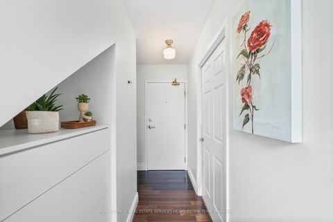 Photo 7 at 302 - 18 Merton Street, Mount Pleasant West, Toronto