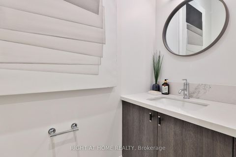 Photo 32 at Garden Home 1 - 10 Prince Arthur Avenue, Annex, Toronto