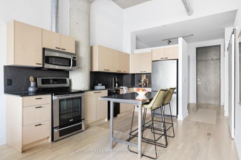 Photo 15 at 215 - 637 Lakeshore Boulevard W, Niagara, Toronto