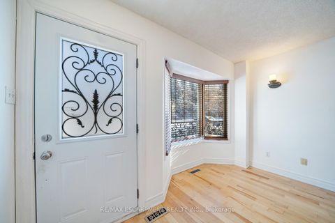 Photo 1 at 108 Olde Bayview Avenue, Oak Ridges Lake Wilcox, Richmond Hill