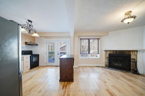 Photo 6 at 108 Olde Bayview Avenue, Oak Ridges Lake Wilcox, Richmond Hill