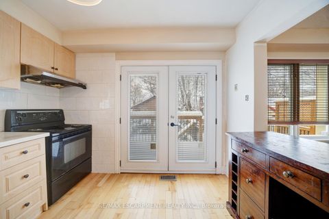 Photo 10 at 108 Olde Bayview Avenue, Oak Ridges Lake Wilcox, Richmond Hill