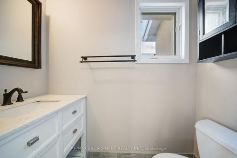 Photo 14 at 108 Olde Bayview Avenue, Oak Ridges Lake Wilcox, Richmond Hill