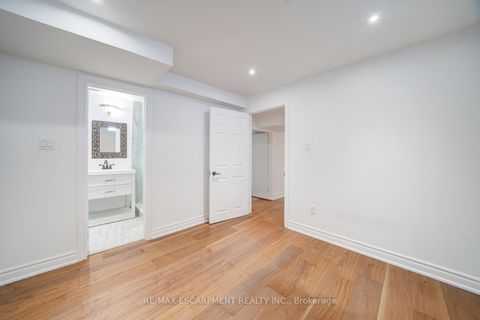 Photo 36 at 108 Olde Bayview Avenue, Oak Ridges Lake Wilcox, Richmond Hill