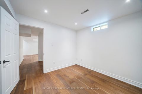 Photo 38 at 108 Olde Bayview Avenue, Oak Ridges Lake Wilcox, Richmond Hill