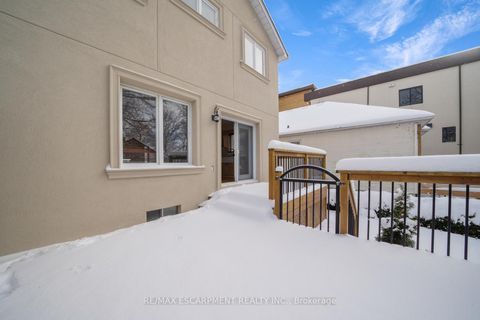 Photo 40 at 108 Olde Bayview Avenue, Oak Ridges Lake Wilcox, Richmond Hill