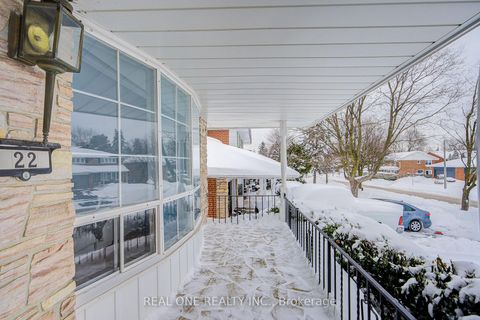 Photo 3 at 22 Kenmanor Boulevard, L'Amoreaux, Toronto