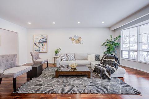 Photo 6 at 22 Kenmanor Boulevard, L'Amoreaux, Toronto