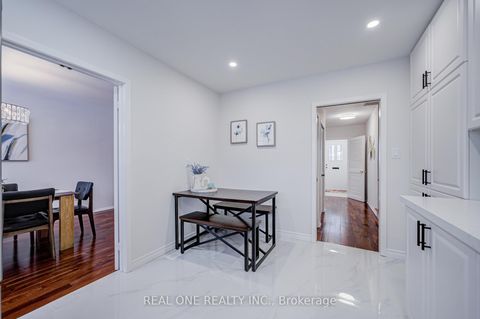 Photo 16 at 22 Kenmanor Boulevard, L'Amoreaux, Toronto