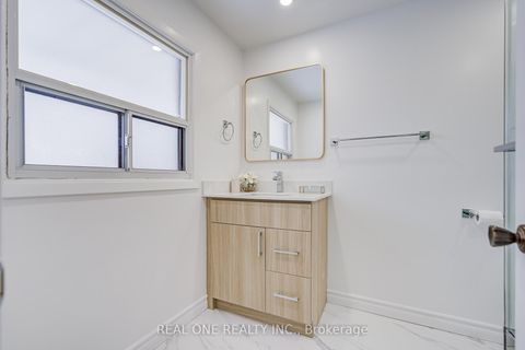 Photo 22 at 22 Kenmanor Boulevard, L'Amoreaux, Toronto