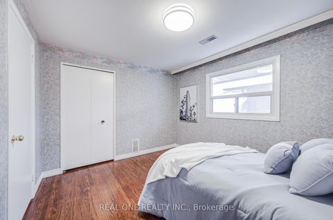 Photo 25 at 22 Kenmanor Boulevard, L'Amoreaux, Toronto