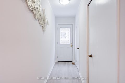 Photo 33 at 22 Kenmanor Boulevard, L'Amoreaux, Toronto