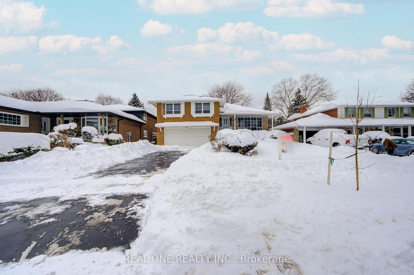 22 Kenmanor Boulevard, L