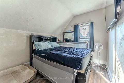 Photo 4 at 81 Innisfil Street, Sanford, Barrie