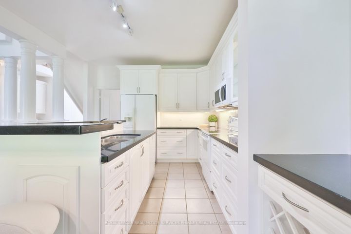 Photo 18 at 27 - 2165 Stavebank Road, Cooksville, Mississauga