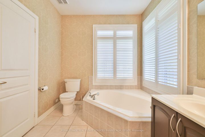 Photo 30 at 27 - 2165 Stavebank Road, Cooksville, Mississauga