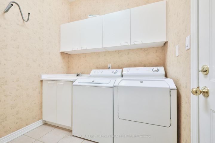 Photo 32 at 27 - 2165 Stavebank Road, Cooksville, Mississauga