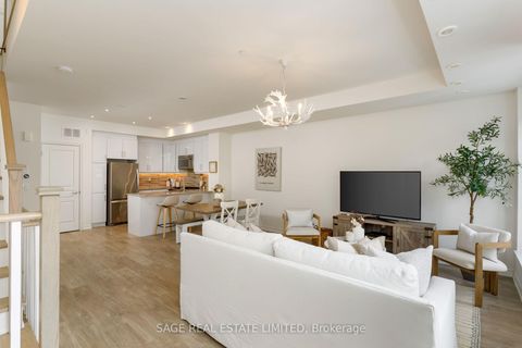 Photo 5 at 2 - 90 Eastwood Park Gardens, Long Branch, Toronto