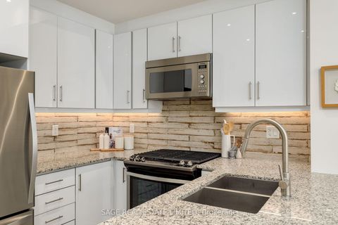 Photo 11 at 2 - 90 Eastwood Park Gardens, Long Branch, Toronto