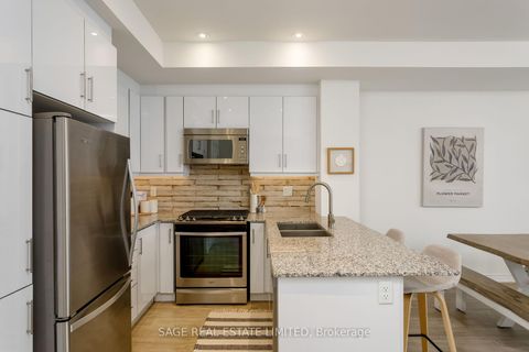 Photo 12 at 2 - 90 Eastwood Park Gardens, Long Branch, Toronto