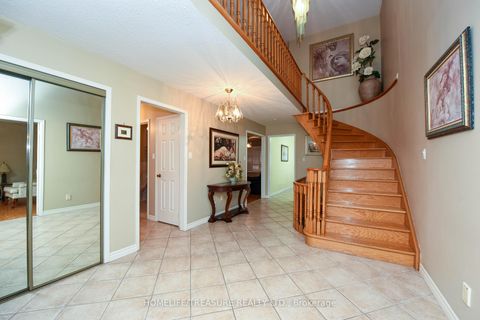 Photo 2 at 527 ABERDEEN Avenue, East Woodbridge, Vaughan