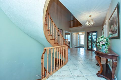 Photo 3 at 527 ABERDEEN Avenue, East Woodbridge, Vaughan