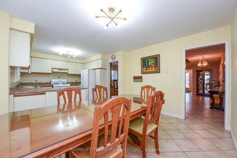 Photo 10 at 527 ABERDEEN Avenue, East Woodbridge, Vaughan