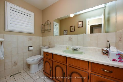 Photo 16 at 527 ABERDEEN Avenue, East Woodbridge, Vaughan