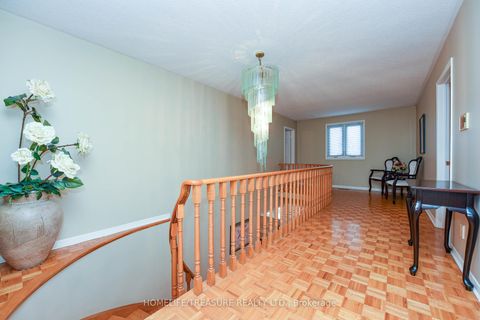 Photo 17 at 527 ABERDEEN Avenue, East Woodbridge, Vaughan
