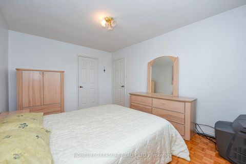 Photo 19 at 527 ABERDEEN Avenue, East Woodbridge, Vaughan