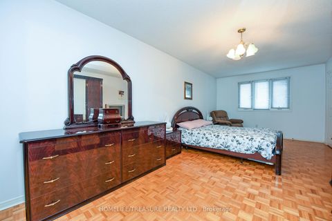 Photo 21 at 527 ABERDEEN Avenue, East Woodbridge, Vaughan