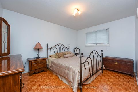 Photo 23 at 527 ABERDEEN Avenue, East Woodbridge, Vaughan