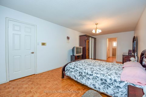 Photo 24 at 527 ABERDEEN Avenue, East Woodbridge, Vaughan