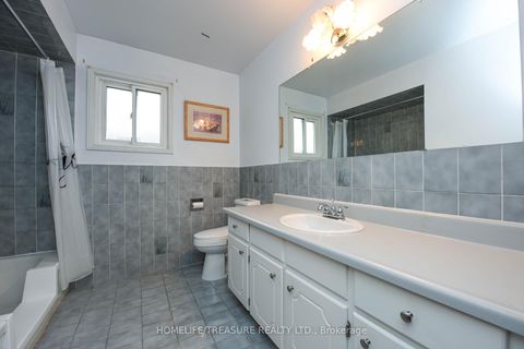 Photo 25 at 527 ABERDEEN Avenue, East Woodbridge, Vaughan