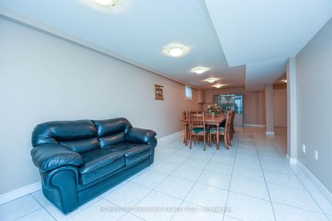 Photo 33 at 527 ABERDEEN Avenue, East Woodbridge, Vaughan