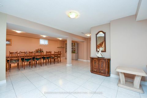 Photo 34 at 527 ABERDEEN Avenue, East Woodbridge, Vaughan