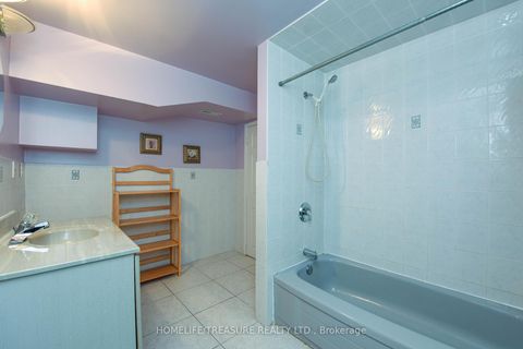 Photo 36 at 527 ABERDEEN Avenue, East Woodbridge, Vaughan