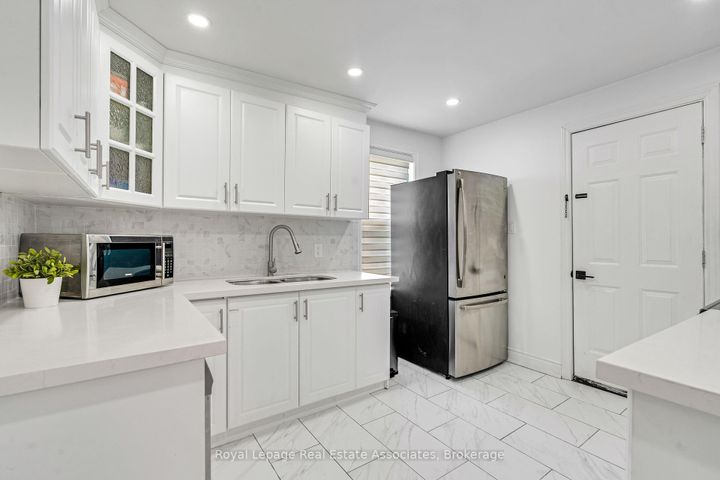 Photo 10 at 12 Lincoln Street, Crown Point, Hamilton