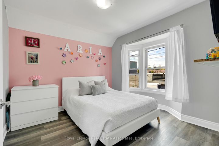 Photo 15 at 12 Lincoln Street, Crown Point, Hamilton