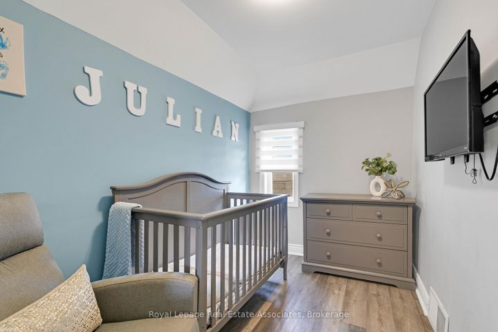 Photo 16 at 12 Lincoln Street, Crown Point, Hamilton