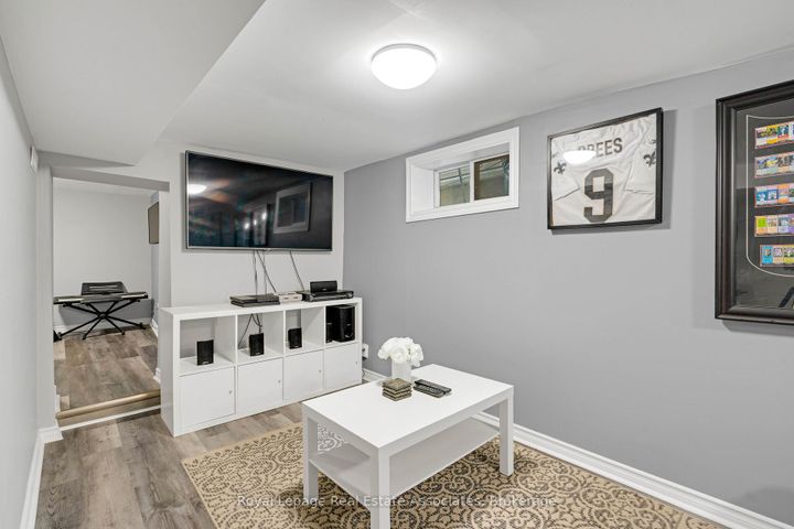 Photo 18 at 12 Lincoln Street, Crown Point, Hamilton