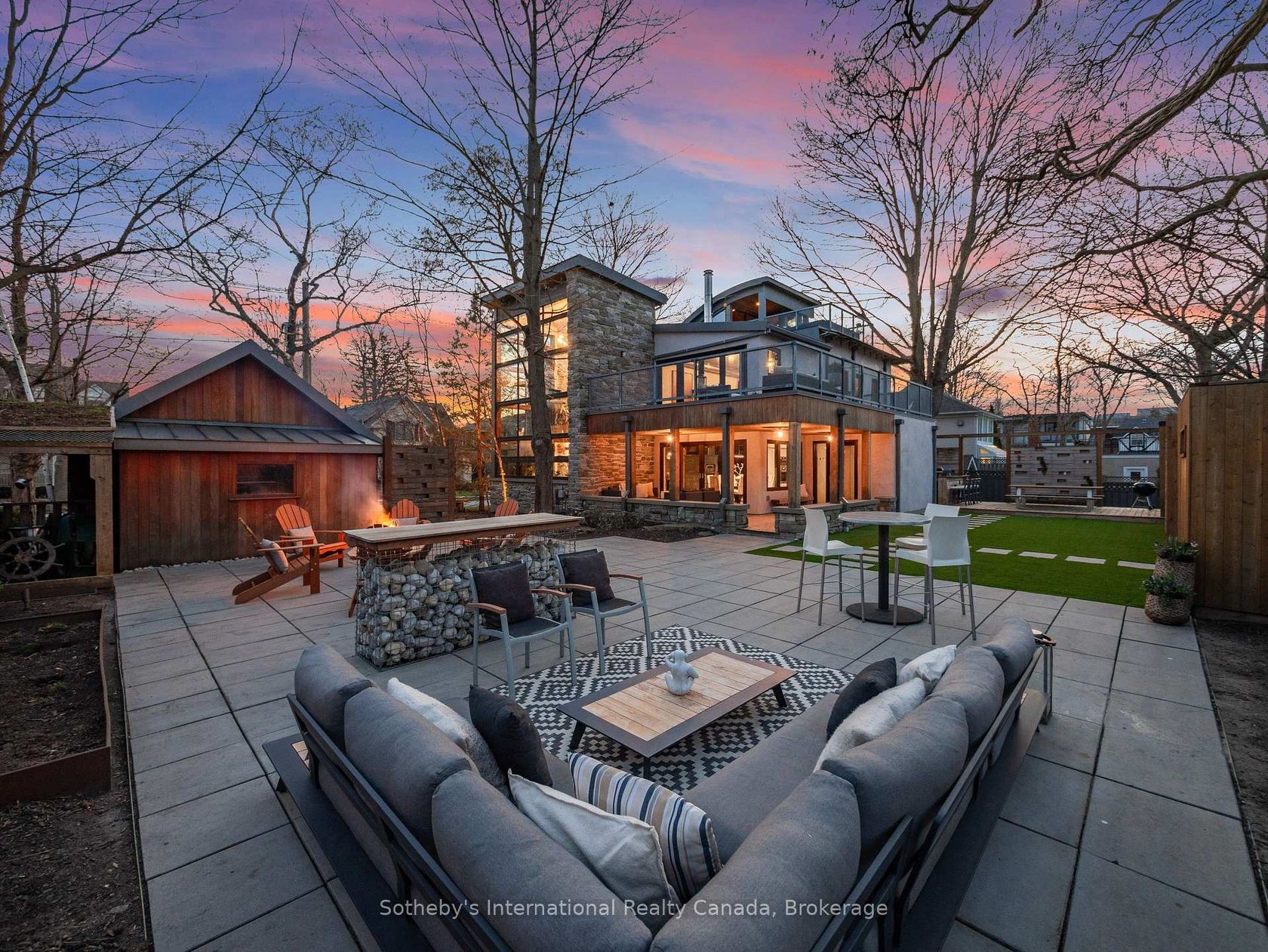 55 Chisholm Street, CO Central, Oakville by Loree Meneguzzi Real Estate 55 Chisholm Street, CO Central, Oakville