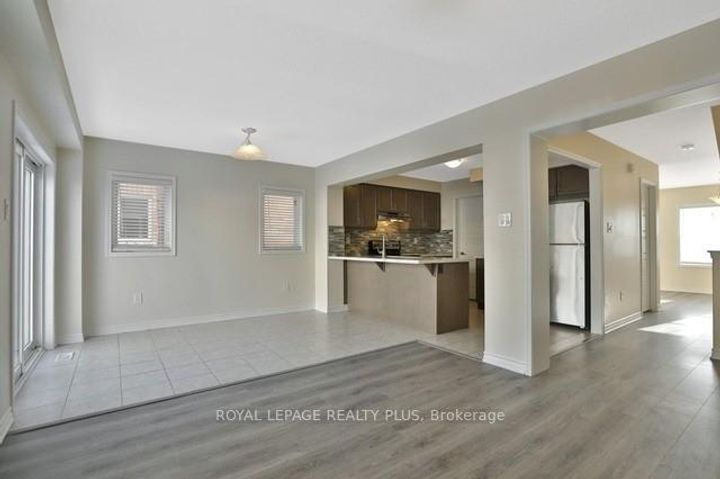 Photo 3 at 74 - 22 Spring Creek Drive, Waterdown, Hamilton