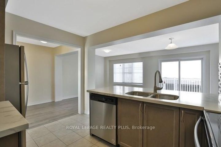 Photo 6 at 74 - 22 Spring Creek Drive, Waterdown, Hamilton