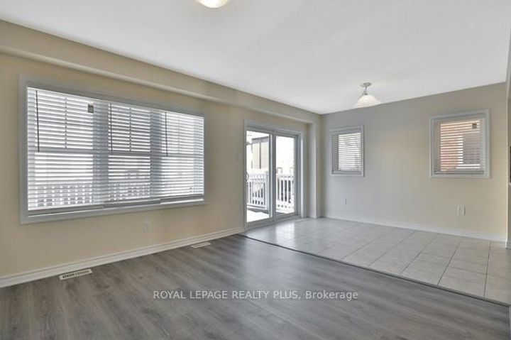 Photo 9 at 74 - 22 Spring Creek Drive, Waterdown, Hamilton