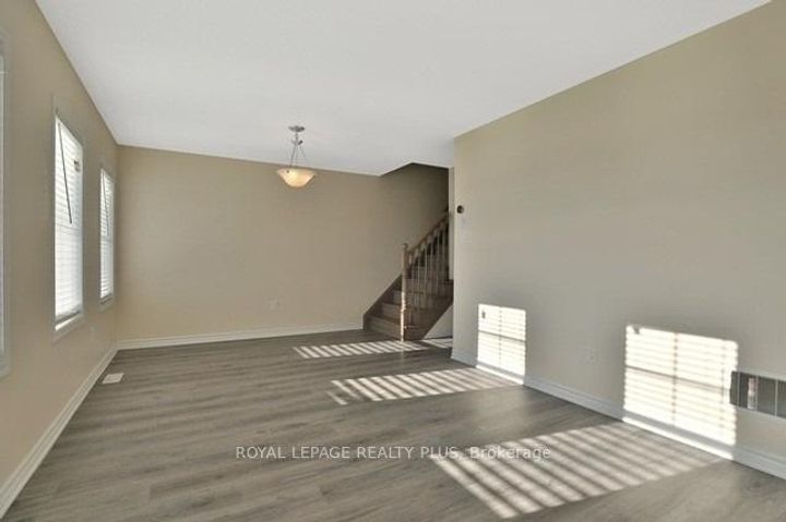 Photo 11 at 74 - 22 Spring Creek Drive, Waterdown, Hamilton