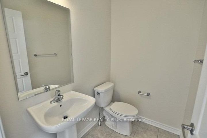 Photo 12 at 74 - 22 Spring Creek Drive, Waterdown, Hamilton
