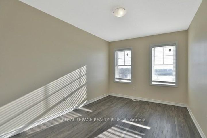 Photo 16 at 74 - 22 Spring Creek Drive, Waterdown, Hamilton